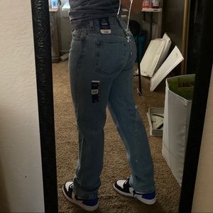 Light wash Mom Jean 32x32